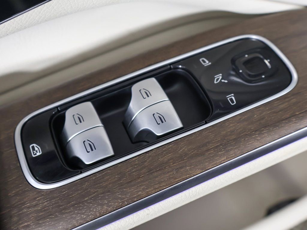 Used 2023 Mercedes-Benz EQS 580 4MATIC Sedan image 43