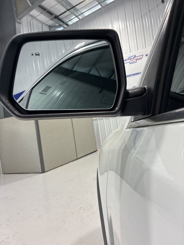 Used 2021 GMC Acadia SLE w/ Driver Convenience Package image 13