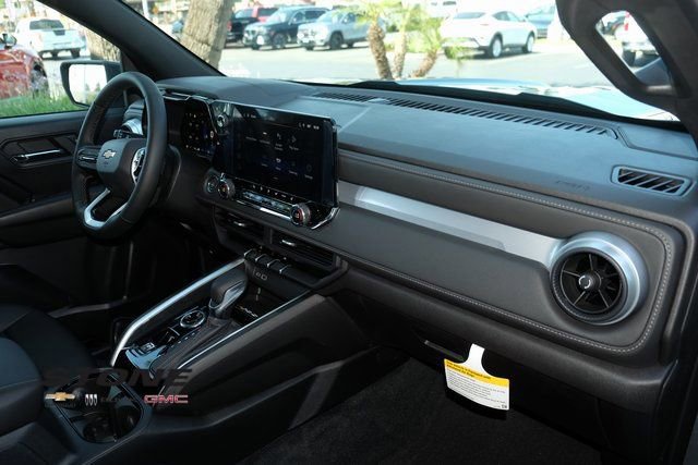 Used 2025 Chevrolet Colorado LT w/ LT Convenience Package AWD/4WD image 16