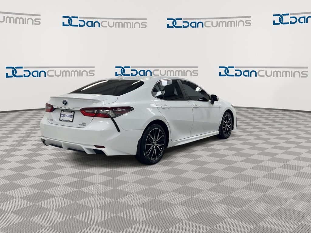 Used 2022 Toyota Camry SE w/ Cold Weather Package FWD image 8