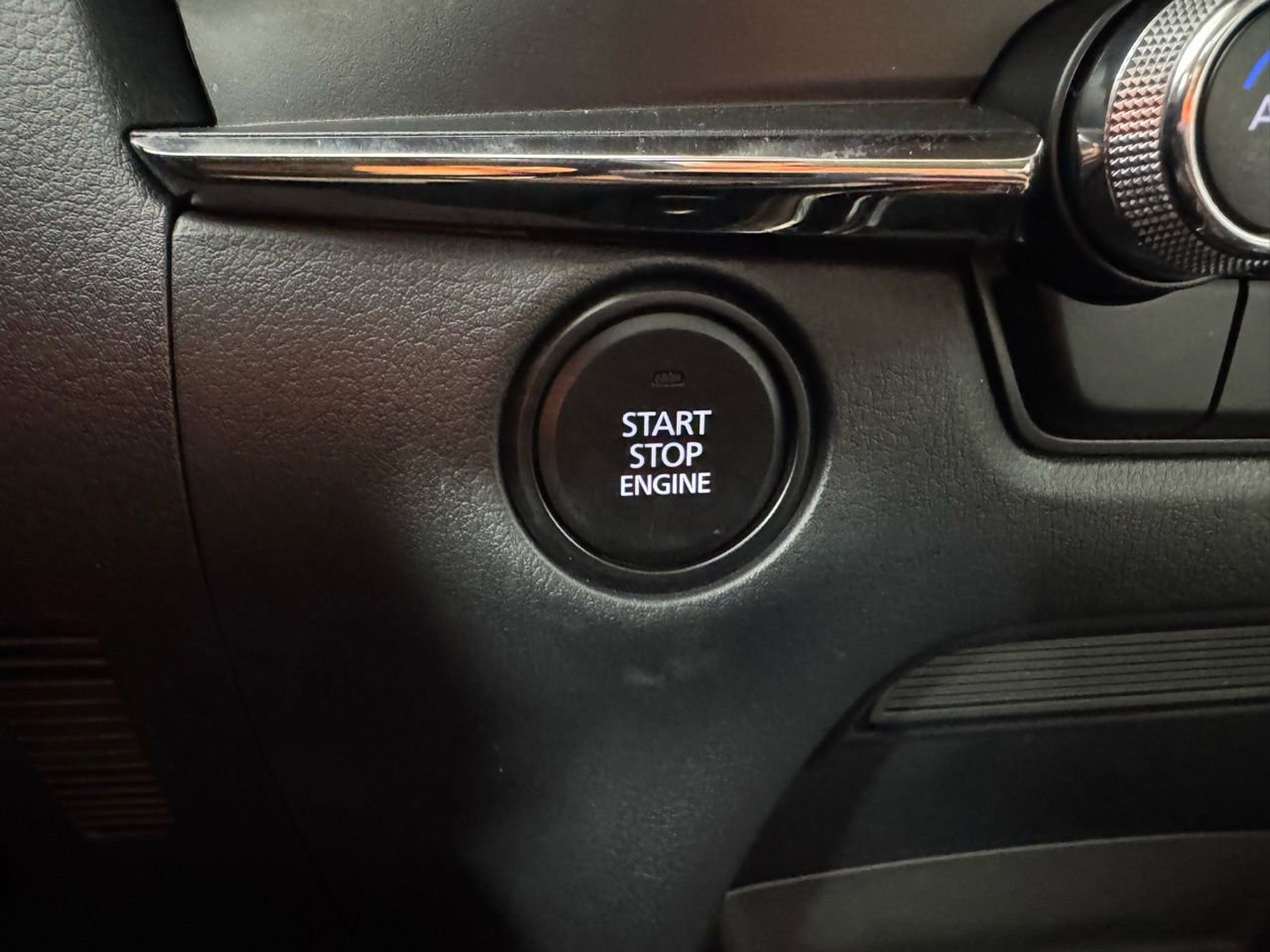 Used 2025 MAZDA CX-30 AWD 2.5 S w/ Premium Package image 21