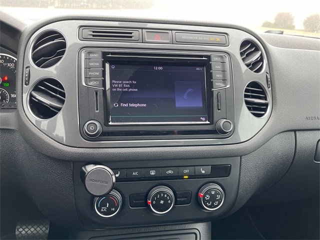 Used 2016 Volkswagen Tiguan SE image 21