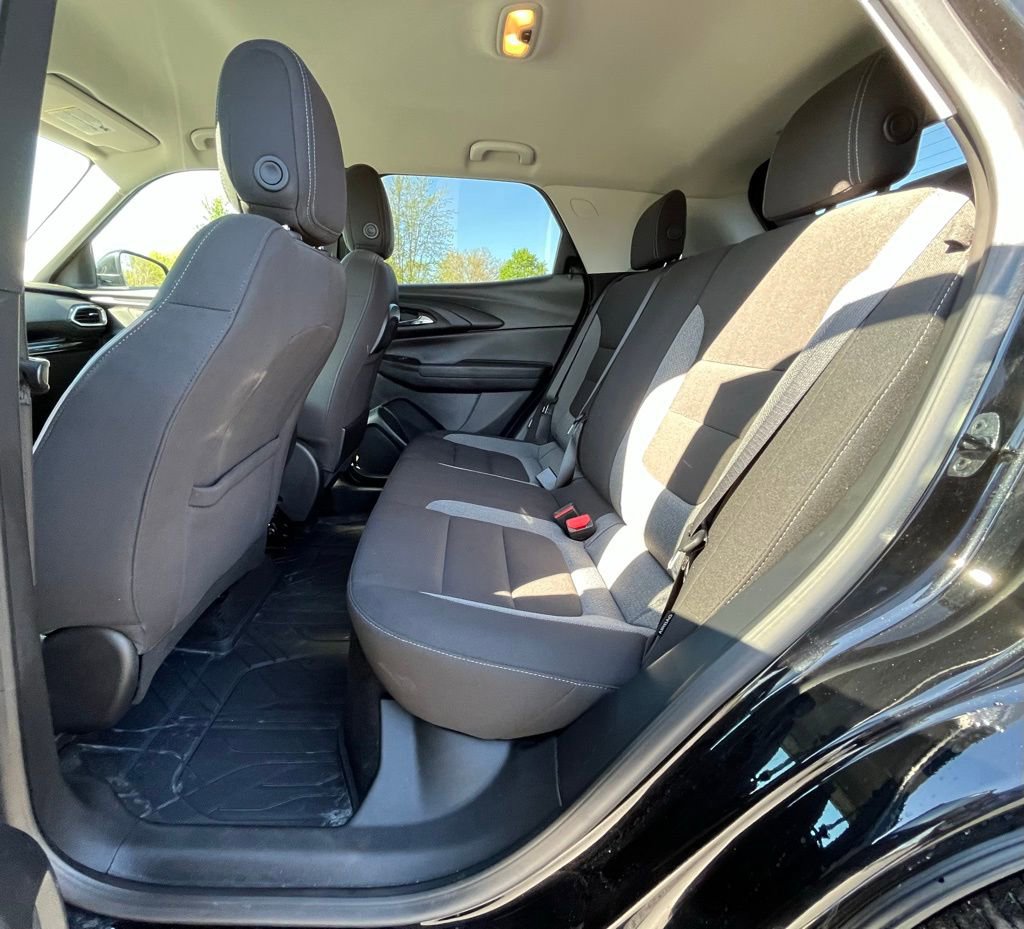 Used 2023 Chevrolet TrailBlazer LT FWD image 17