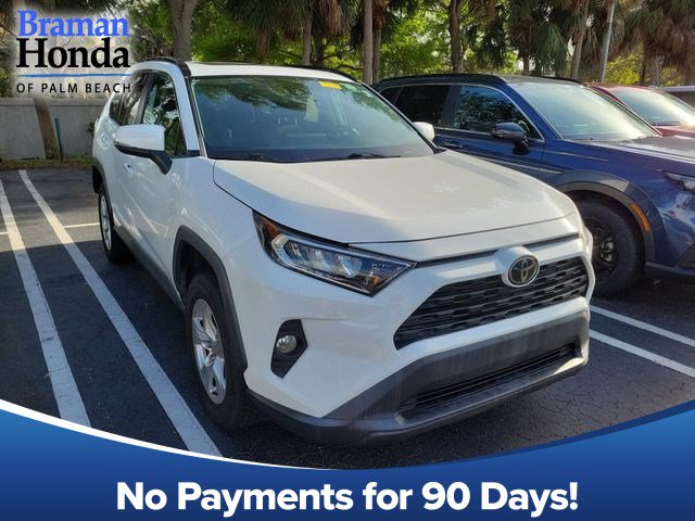 Used 2021 Toyota RAV4 XLE w/ Convenience Package image 1