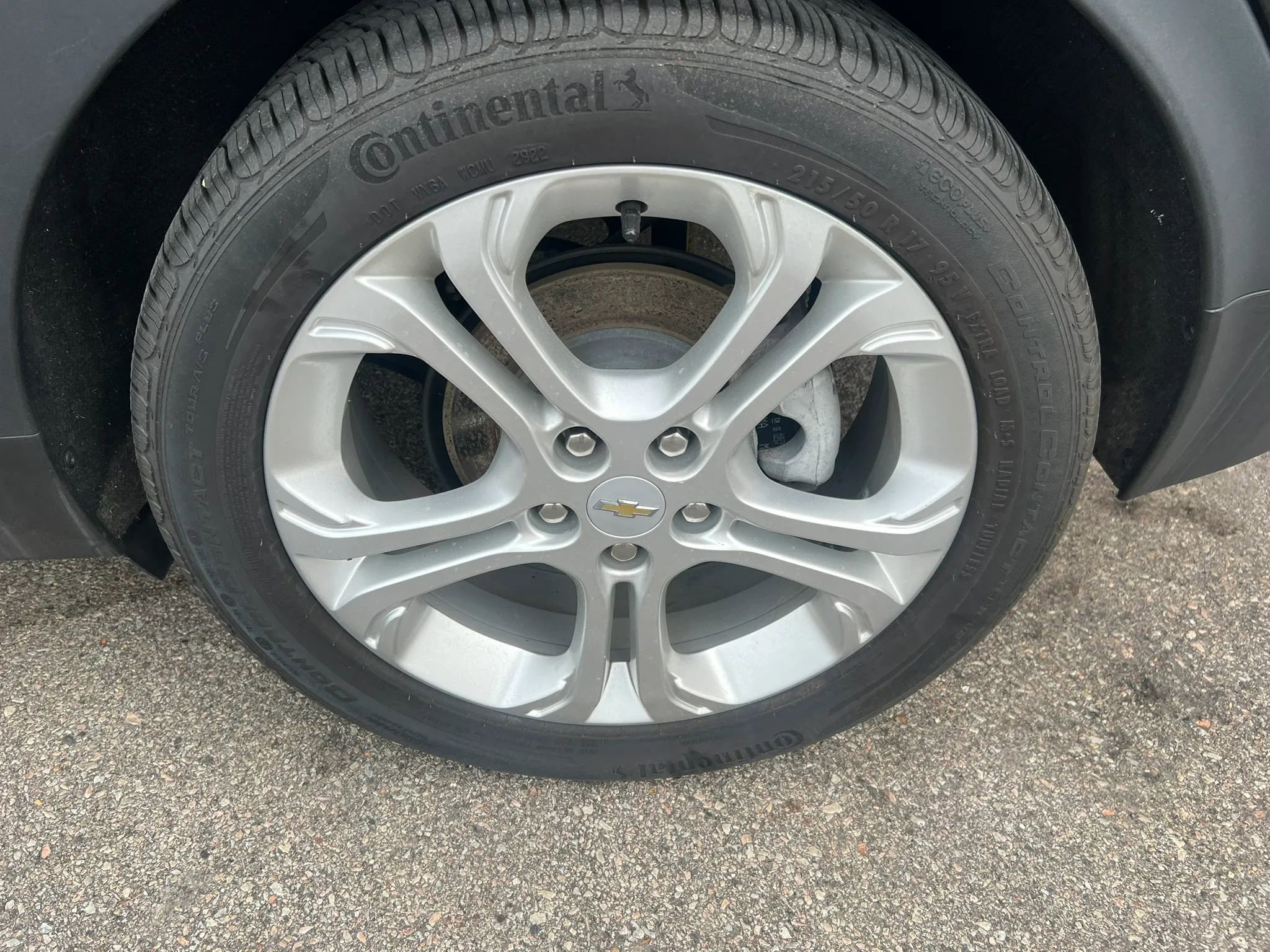 Used 2020 Chevrolet Bolt LT FWD image 17