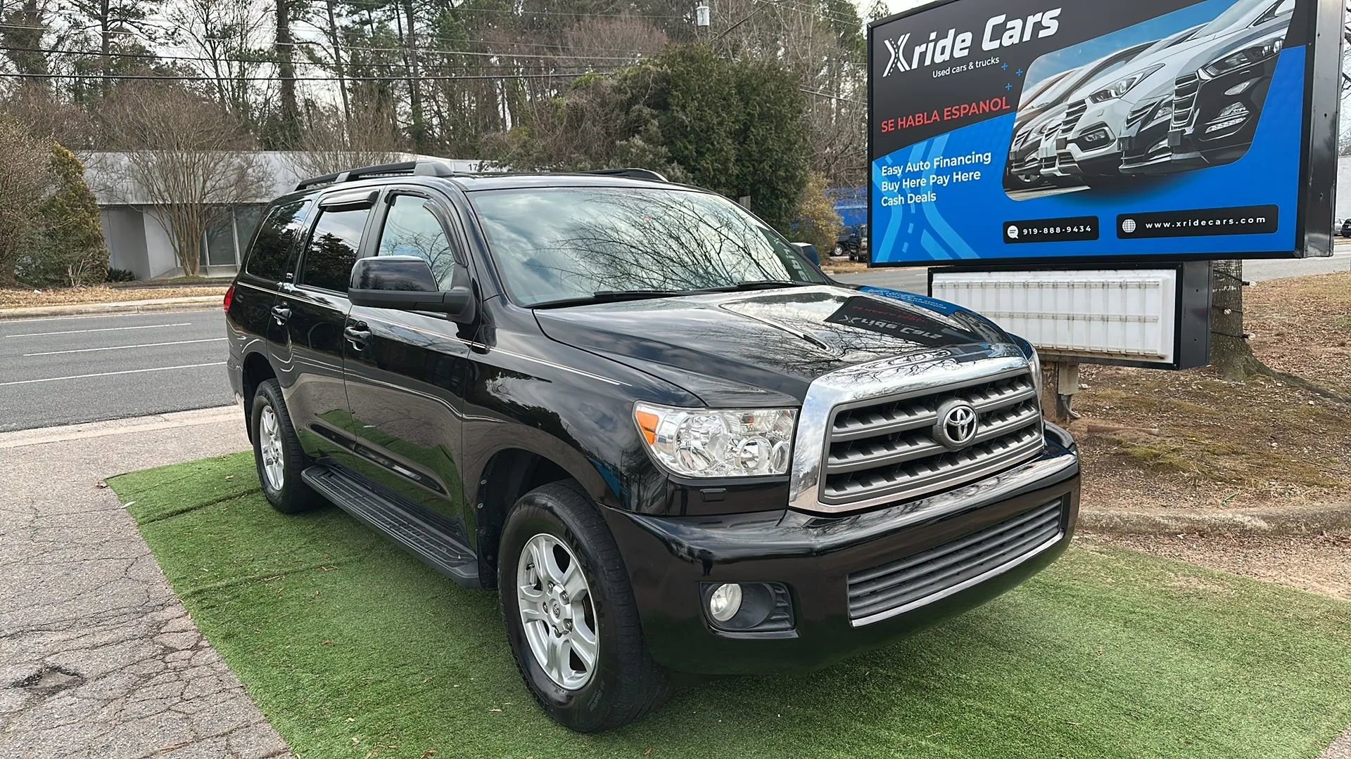 Used 2014 Toyota Sequoia SR5 AWD/4WD image 1