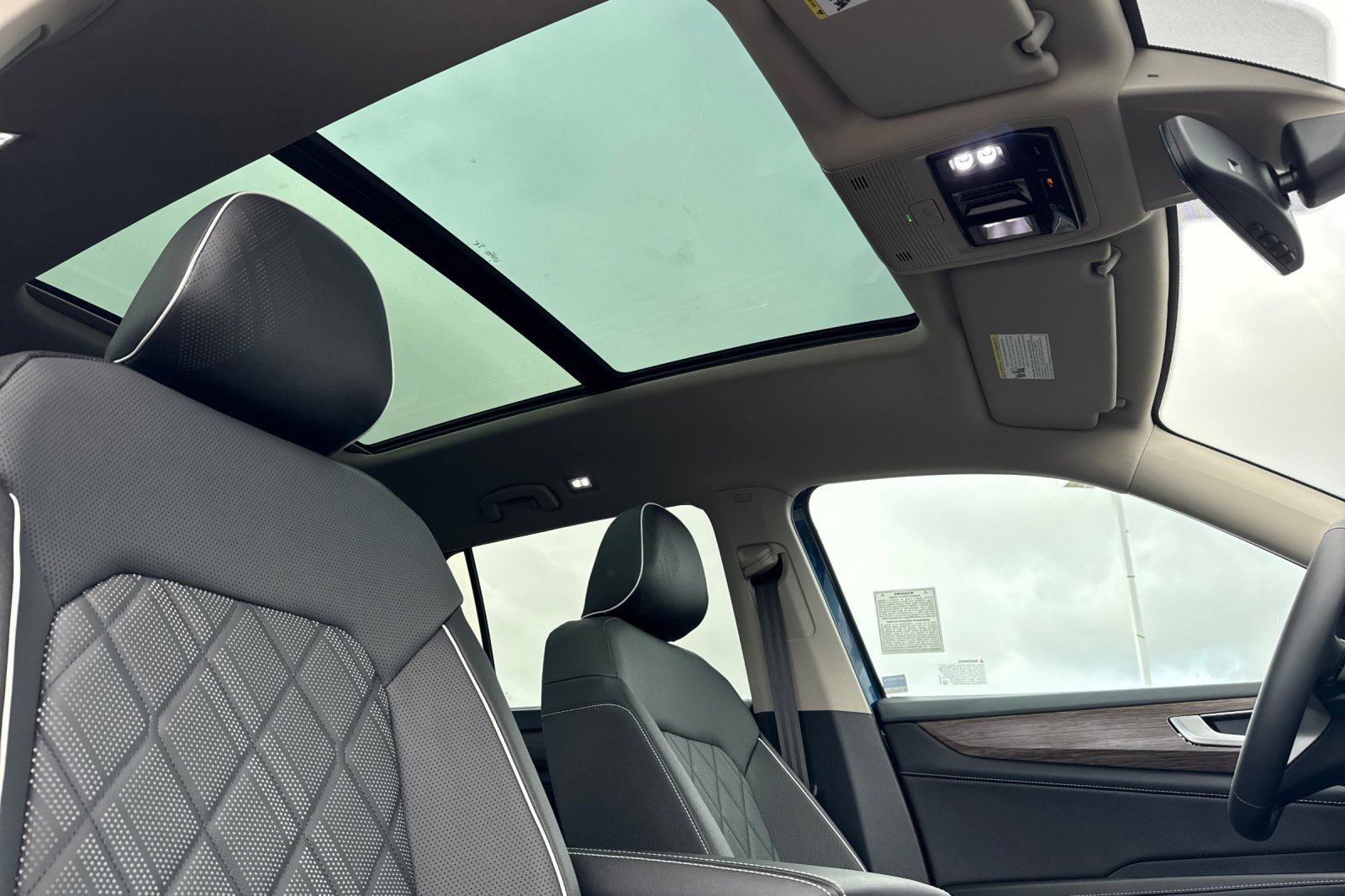 New 2025 Volkswagen Atlas SEL Premium R-Line image 16