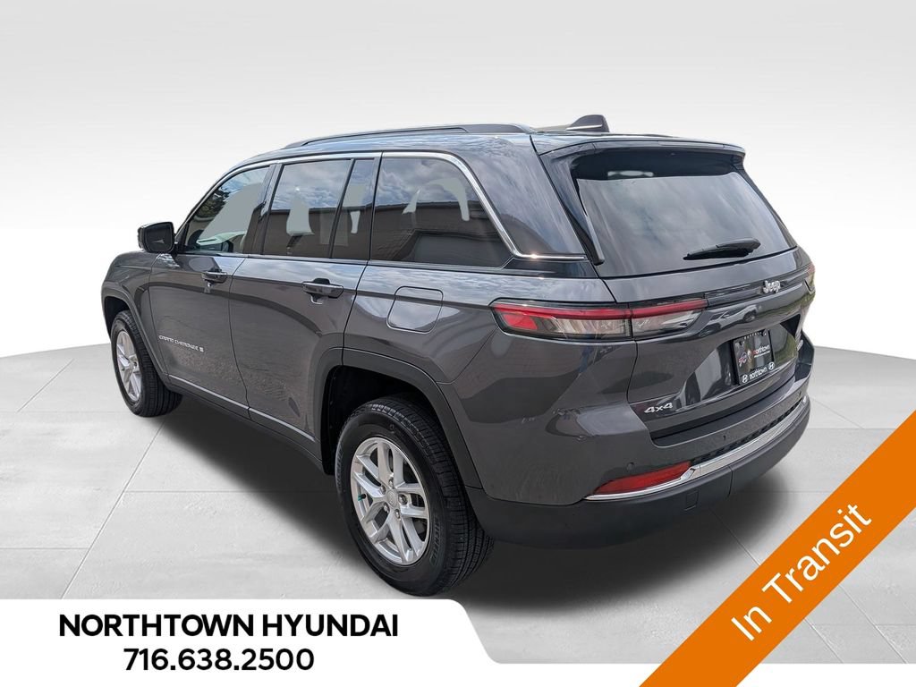 Used 2025 Jeep Grand Cherokee Laredo X w/ Luxury Tech Group I AWD/4WD image 4