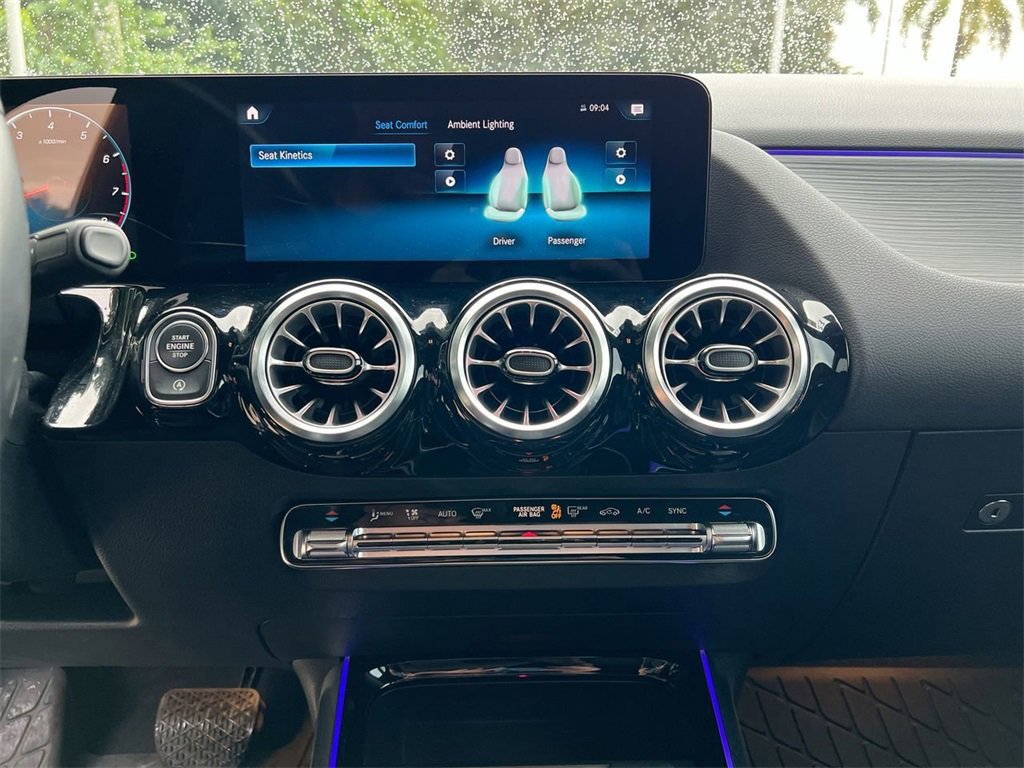 Used 2023 Mercedes-Benz GLA 250 4MATIC image 18