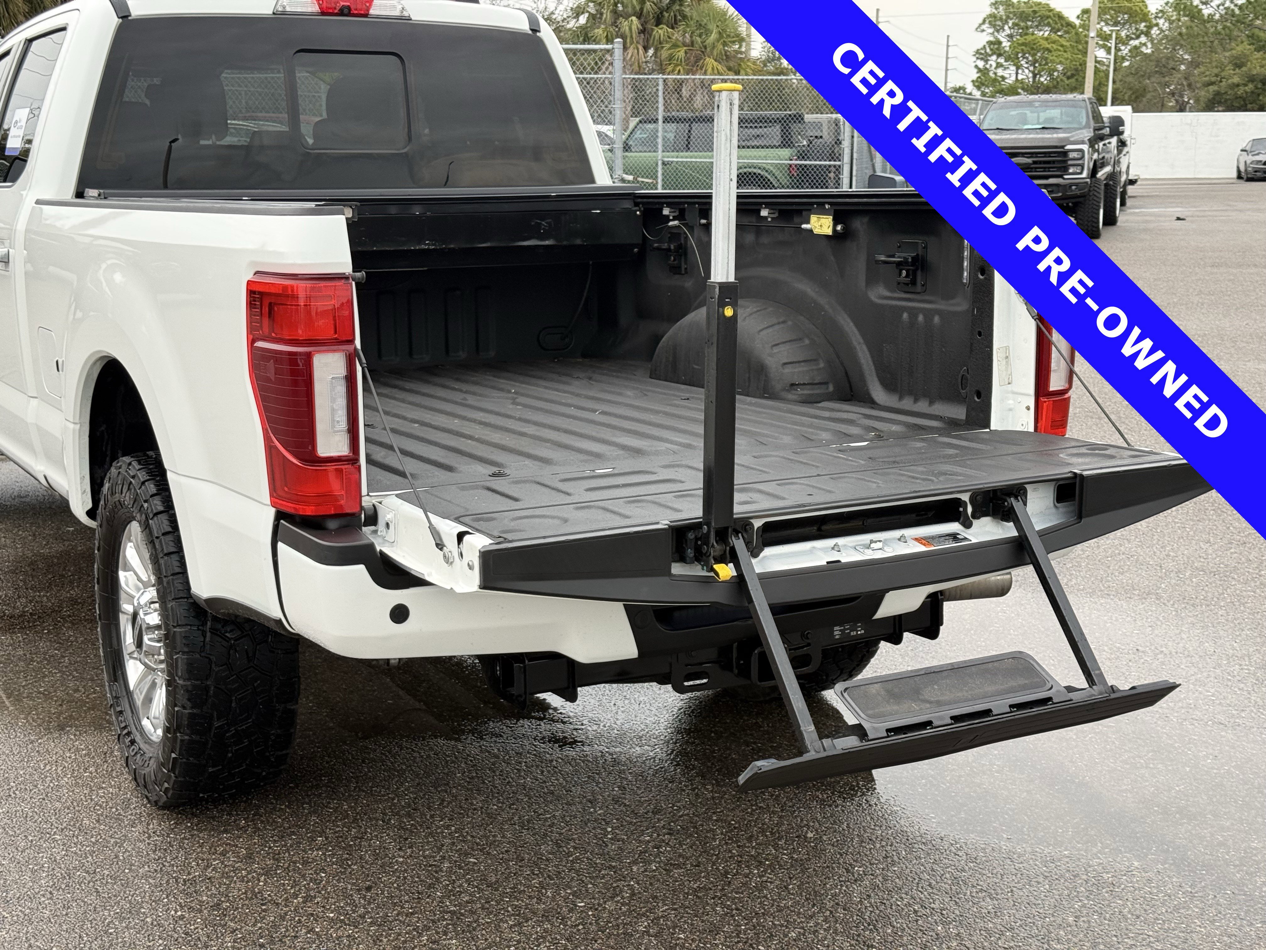 Certified 2022 Ford F250 Limited w/ FX4 Off-Road Package image 15