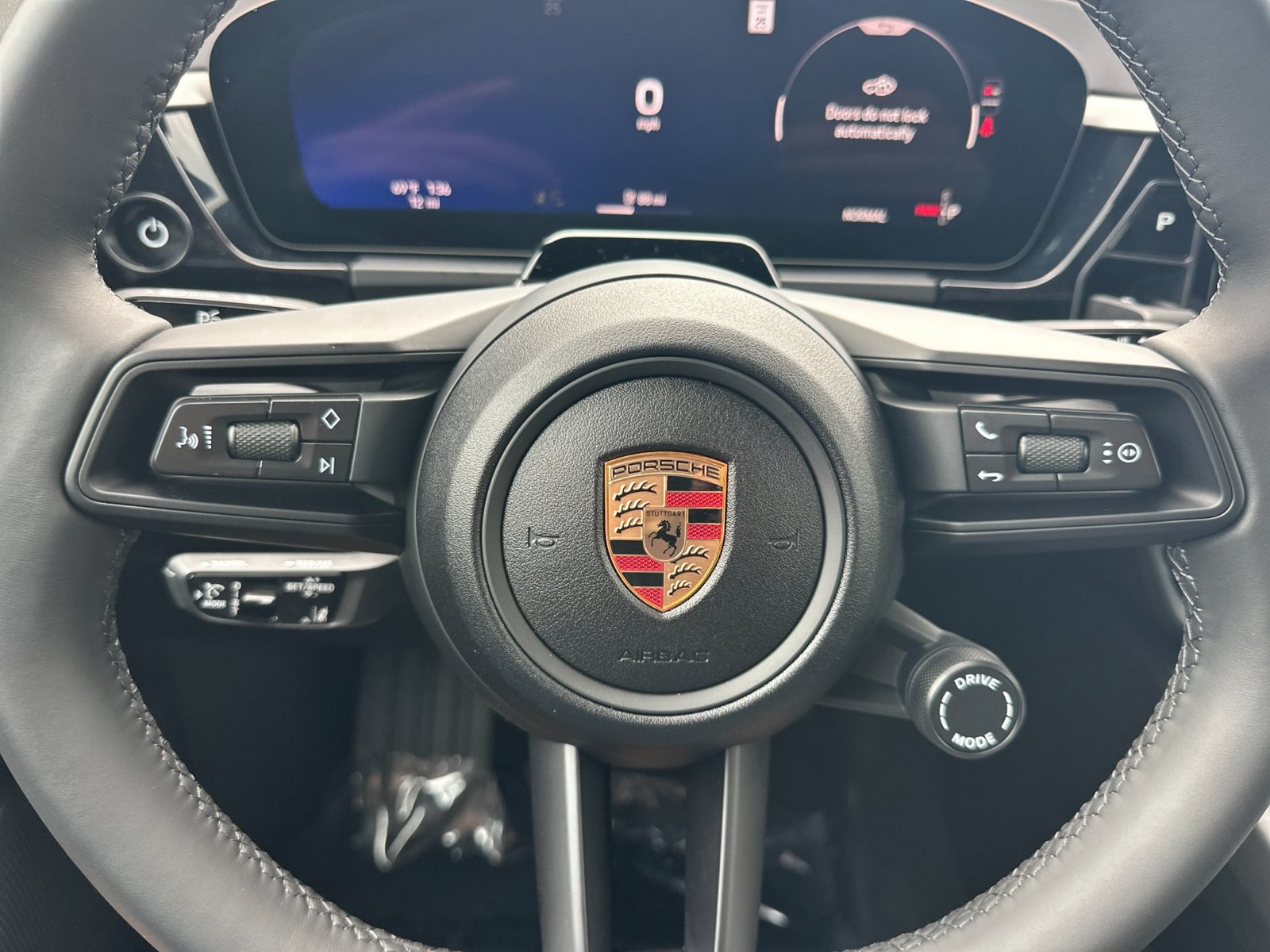 New 2026 Porsche Macan 4 Electric AWD/4WD image 27