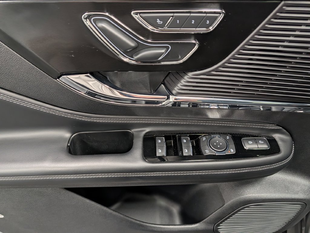 Certified 2022 Lincoln Corsair AWD w/ Premium Package image 12