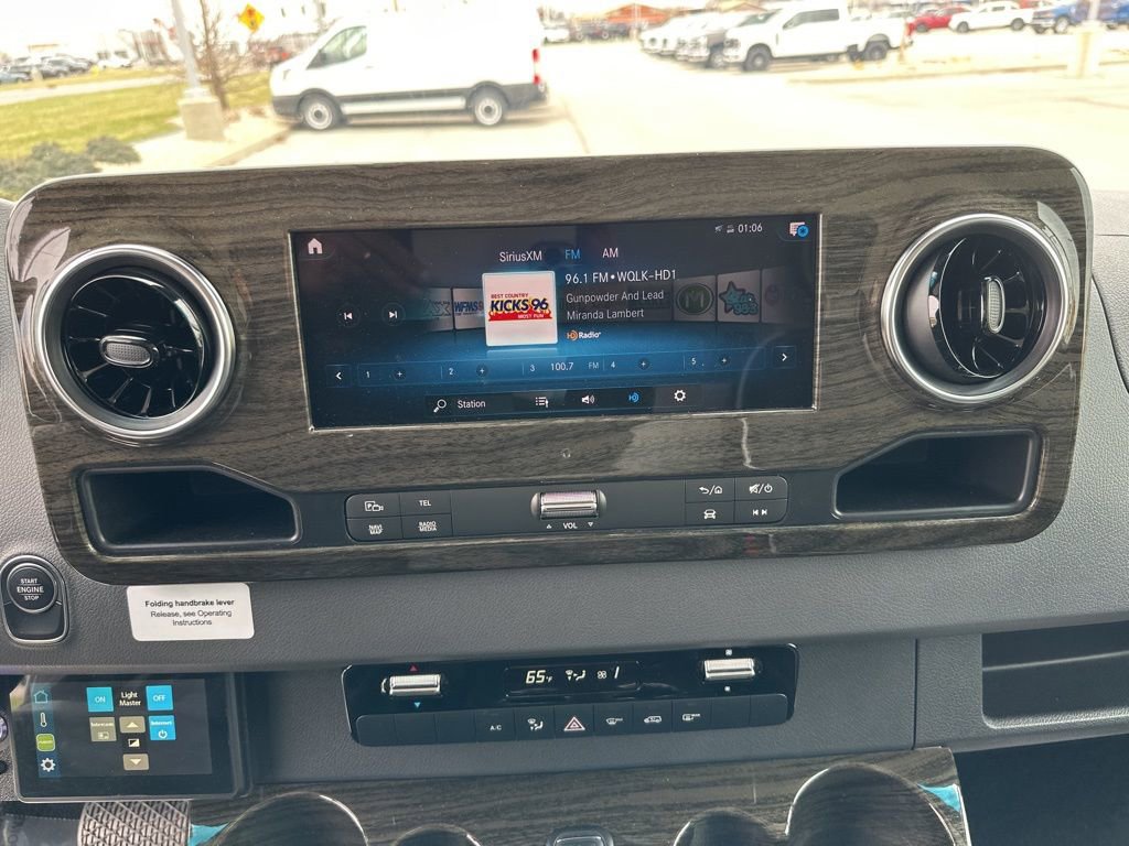 Used 2023 Mercedes-Benz Sprinter 3500 image 37