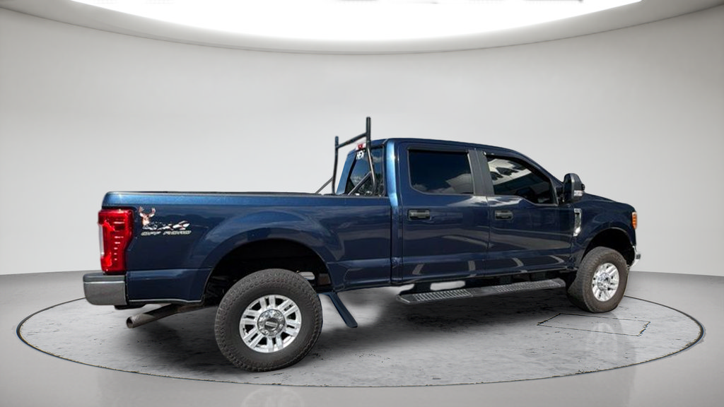 Used 2017 Ford F250 XL w/ STX Appearance Package AWD/4WD image 3