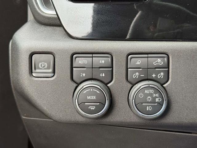 Used 2022 Chevrolet Silverado 1500 LTZ AWD/4WD image 20