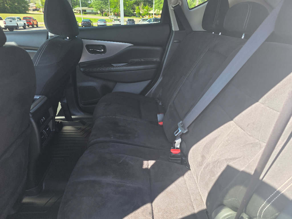 Used 2019 Nissan Murano SV w/ Premium Package AWD/4WD image 14