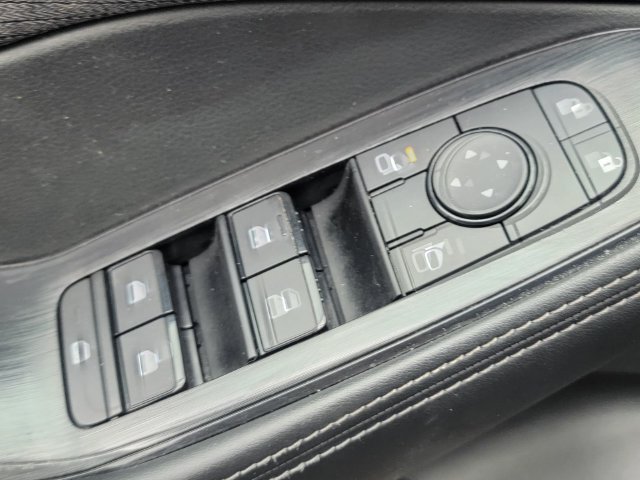 Used 2023 Nissan Rogue SV AWD/4WD image 38