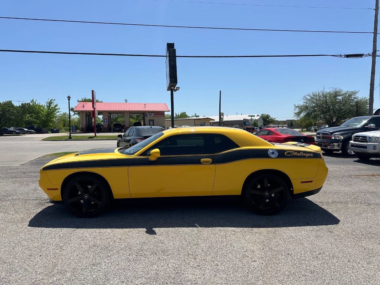 Used 2018 Dodge Challenger SXT image 8