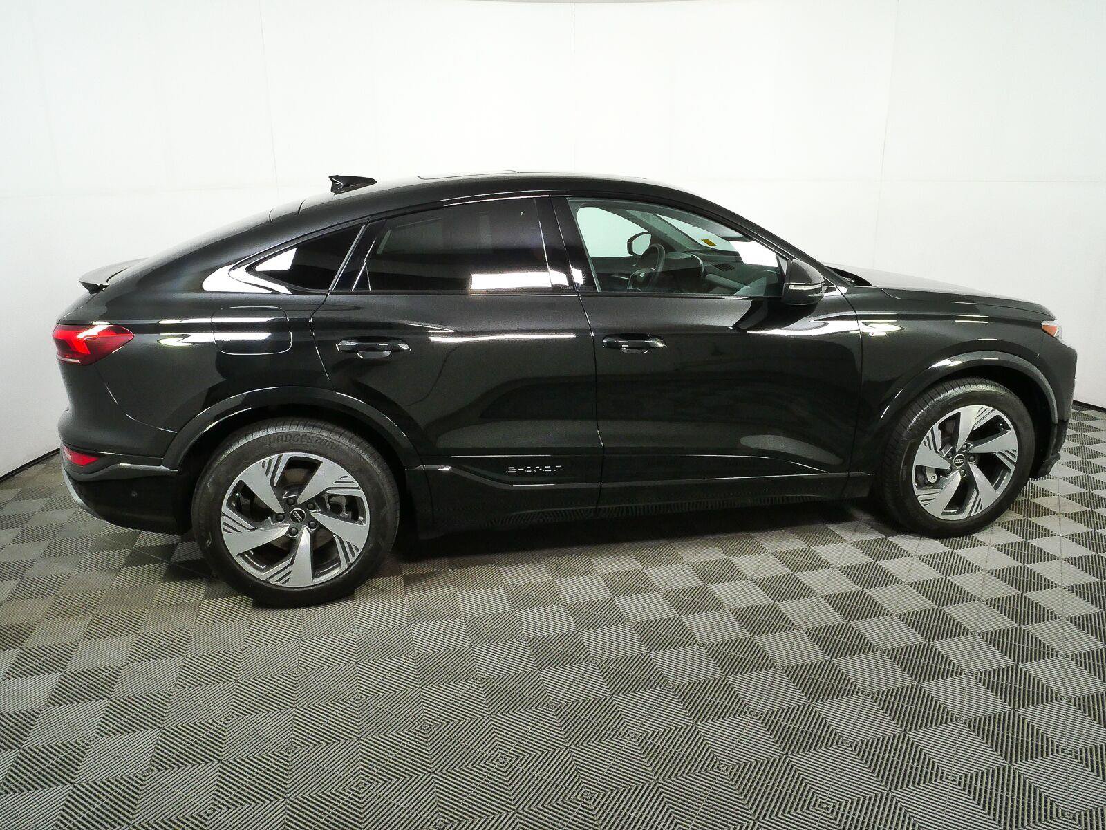 Used 2025 Audi Q6 e-tron Prestige w/ Black Warm Weather Package AWD/4WD image 2