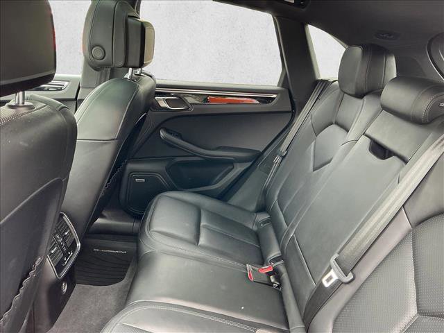 Used 2018 Porsche Macan AWD/4WD image 14