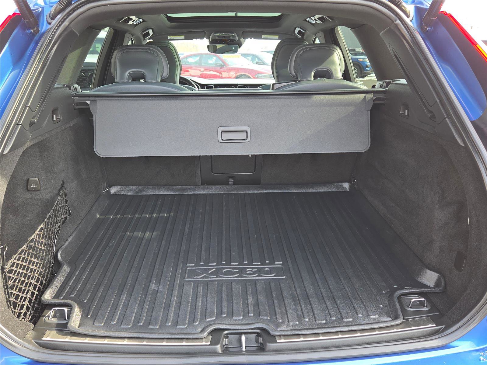 Used 2020 Volvo XC60 T5 R-Design image 14