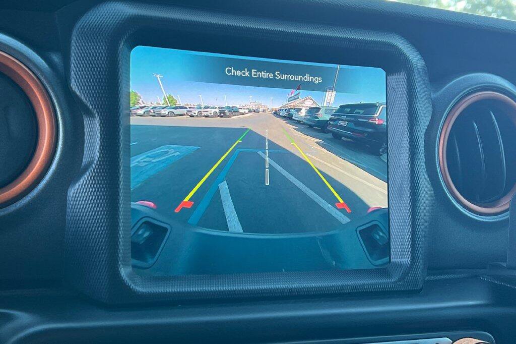 Used 2023 Jeep Gladiator Mojave w/ Cold Weather Group AWD/4WD image 19
