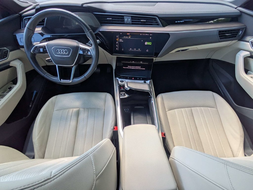 Used 2024 Audi Q8 e-tron Premium Plus AWD/4WD image 19