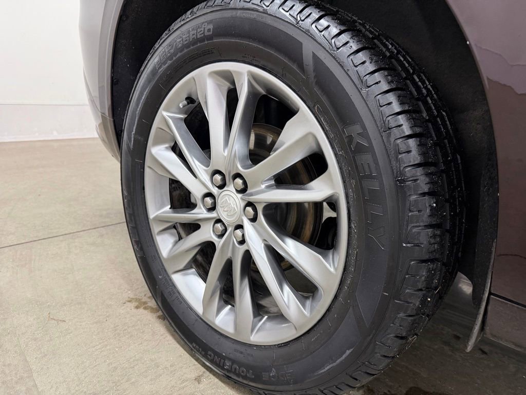 Certified 2022 Buick Enclave Avenir w/ Avenir Technology Package image 9