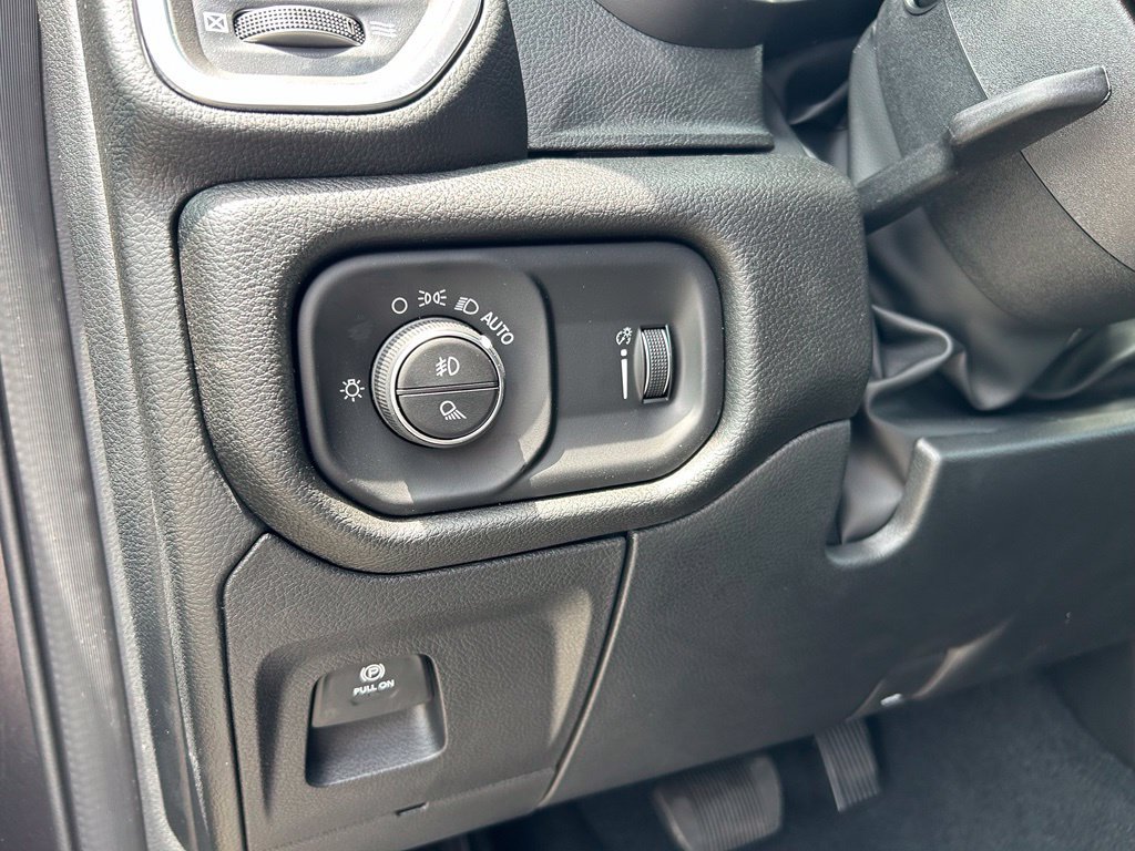 New 2026 RAM 1500 Express AWD/4WD image 12
