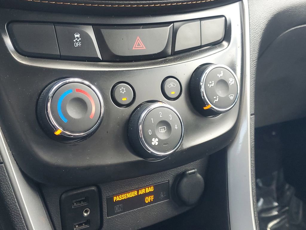 Used 2022 Chevrolet Trax LS image 26