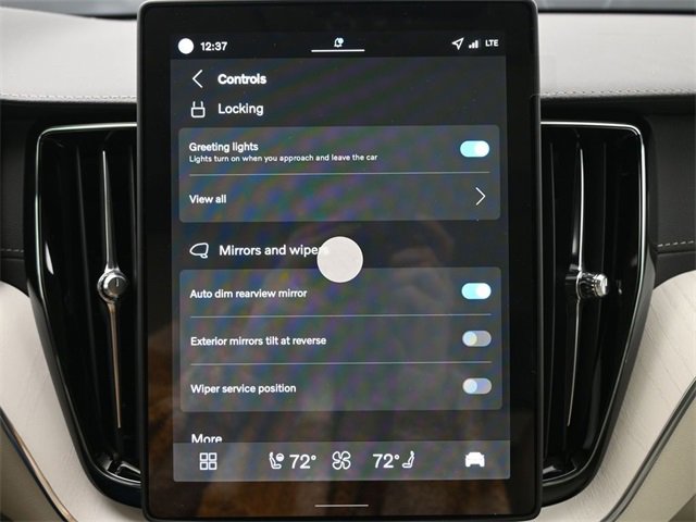 New 2026 Volvo XC60 B5 Ultra w/ Protection Package Premier image 17