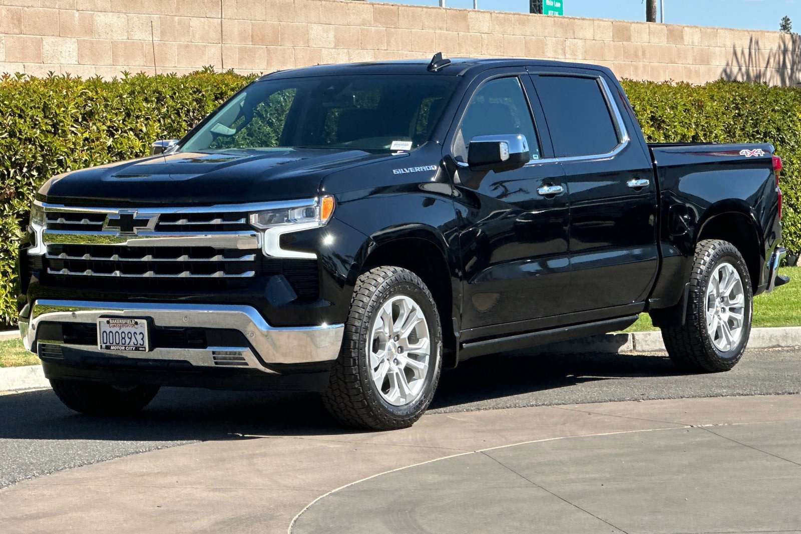 Certified 2022 Chevrolet Silverado 1500 LTZ w/ LTZ Premium Package AWD/4WD image 8