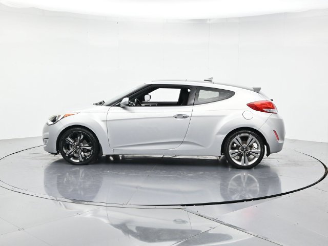 Used 2017 Hyundai Veloster Value Edition FWD image 7