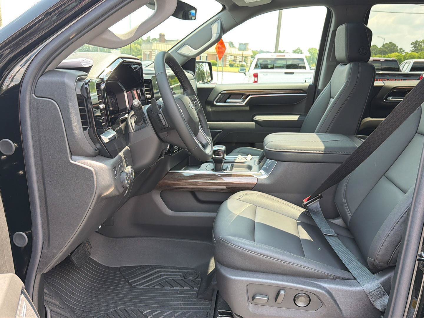 New 2026 Chevrolet Silverado 1500 LT Trail Boss w/ LT Trail Boss Premium Package AWD/4WD image 10