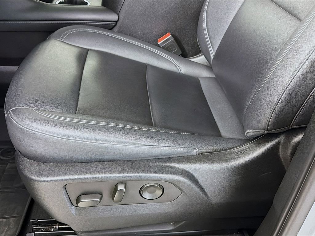 Used 2023 Chevrolet Tahoe Z71 w/ Luxury Package image 24