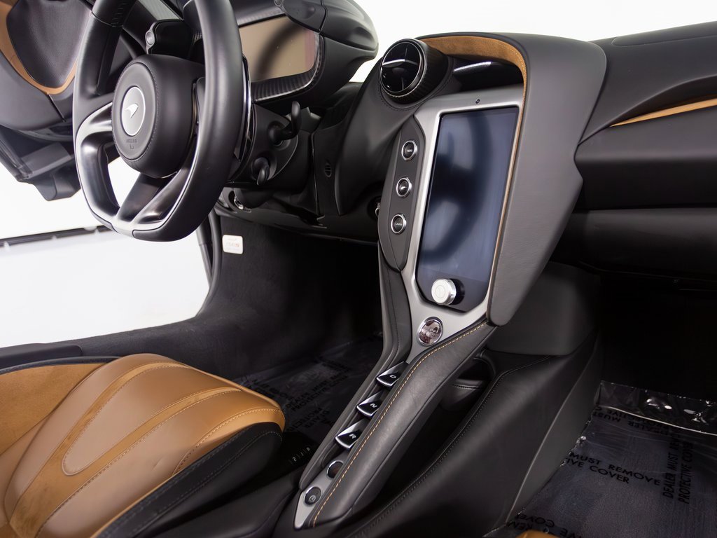 Used 2024 McLaren 750S Spider image 25