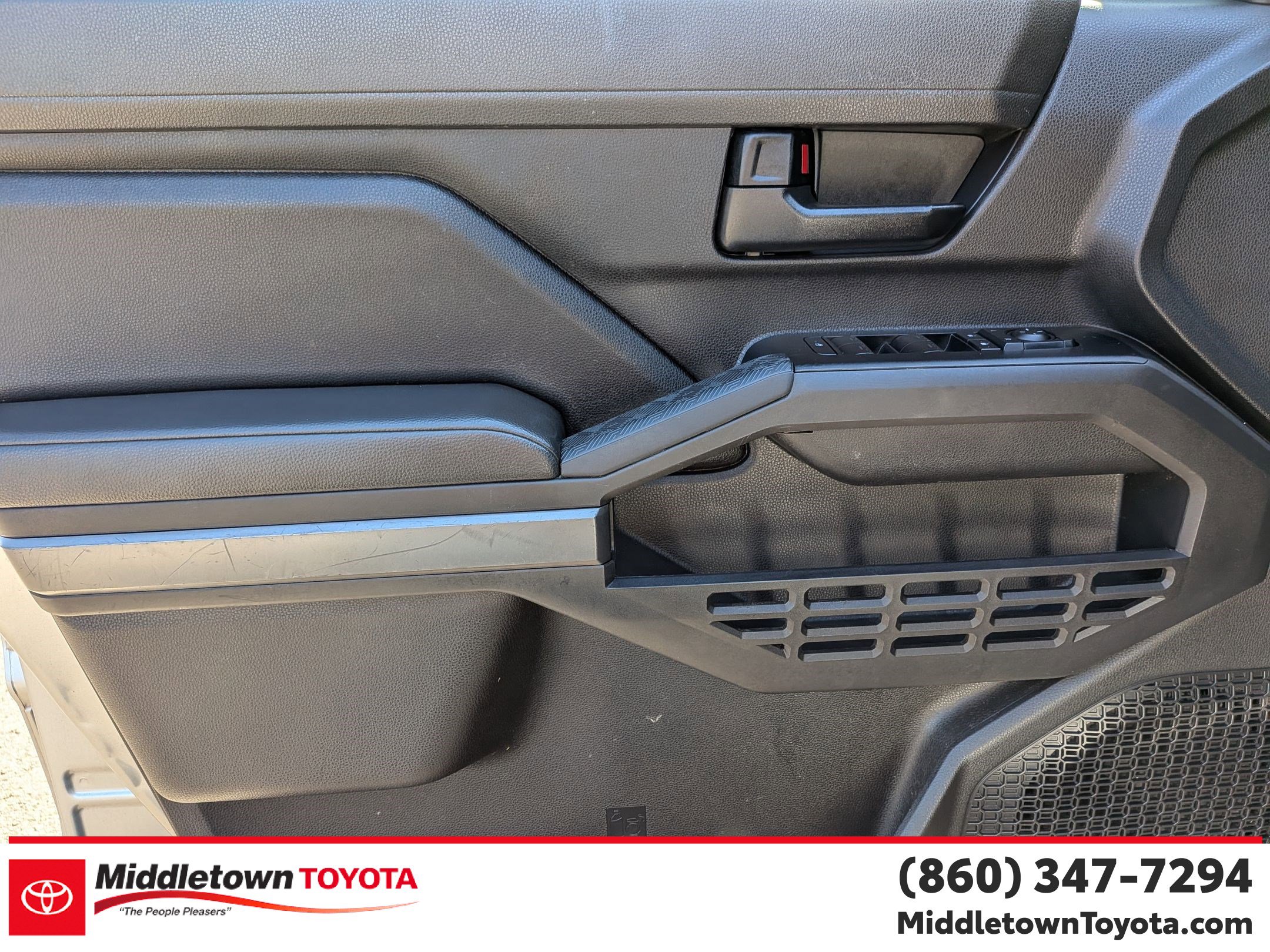 Certified 2024 Toyota Tacoma SR5 AWD/4WD image 10