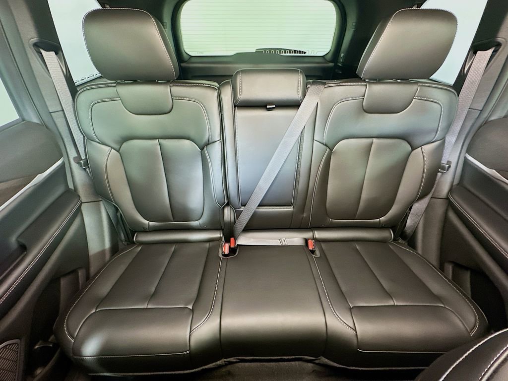 New 2026 Jeep Grand Cherokee Limited image 10