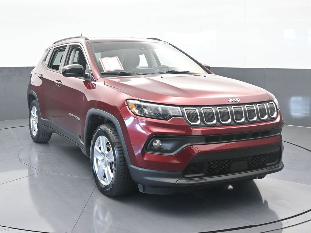 Used 2022 Jeep Compass Latitude image 9