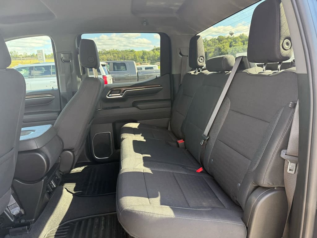 Used 2024 Chevrolet Silverado 1500 LT image 5