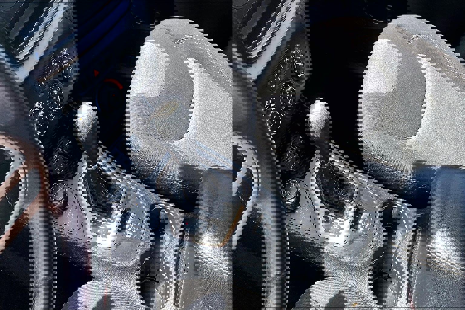 Used 2018 Jeep Cherokee Latitude w/ Altitude Package image 10