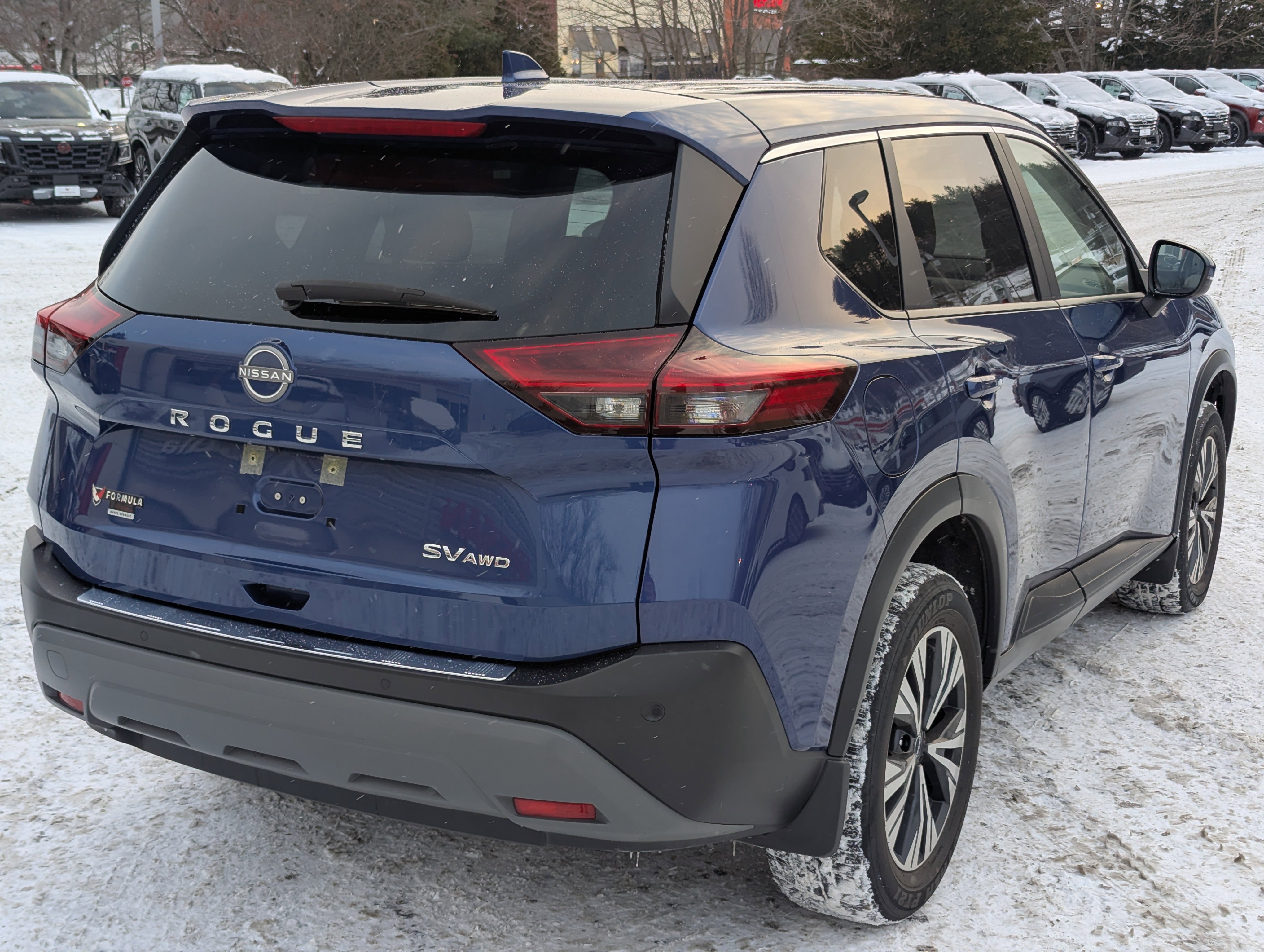 Used 2023 Nissan Rogue SV image 7