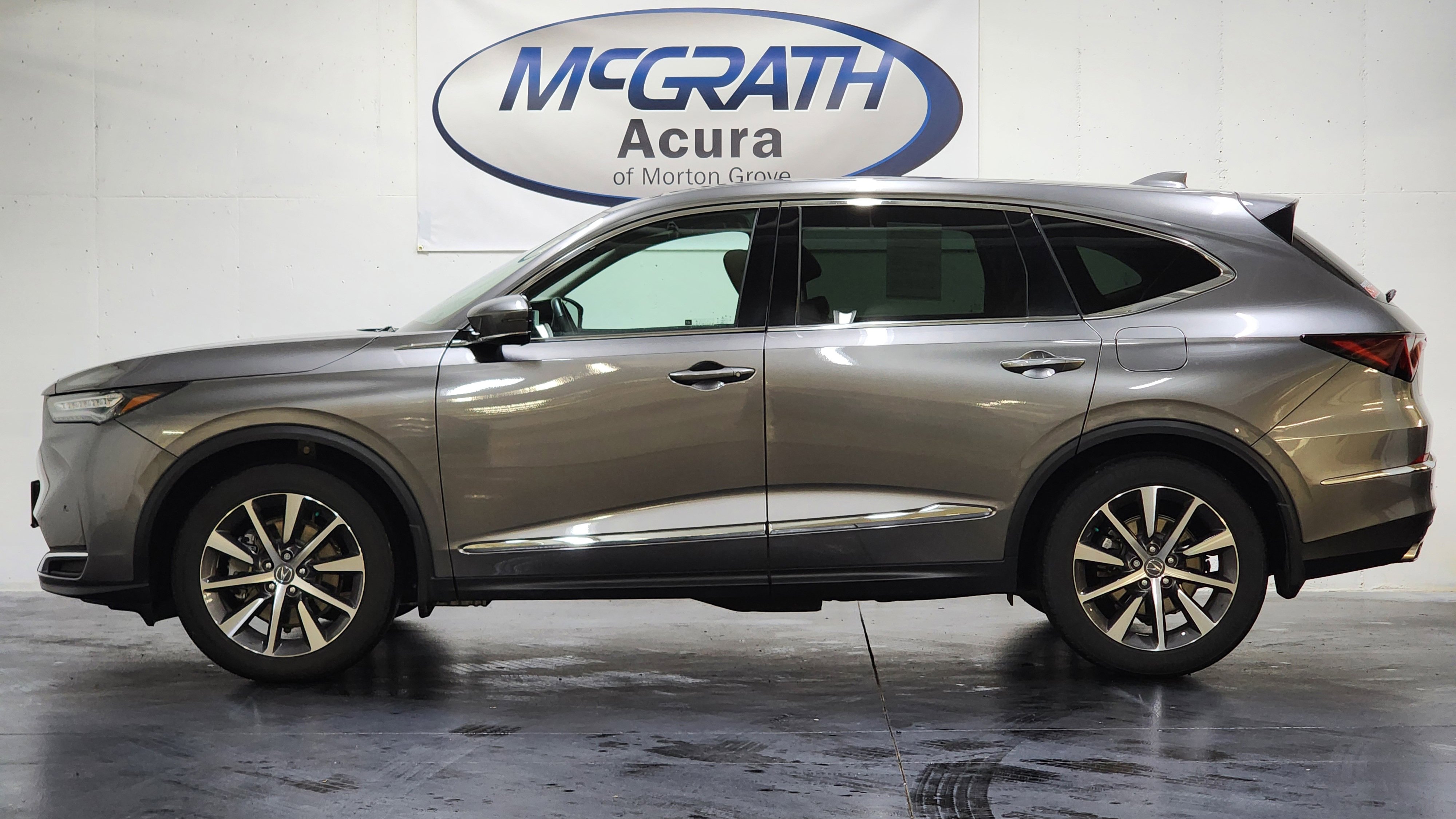 Certified 2025 Acura MDX SH-AWD w/ Technology Package image 8