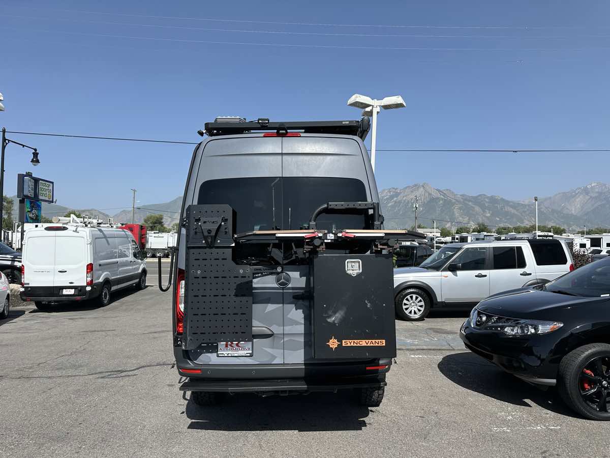 Used 2020 Mercedes-Benz Sprinter 2500 image 4