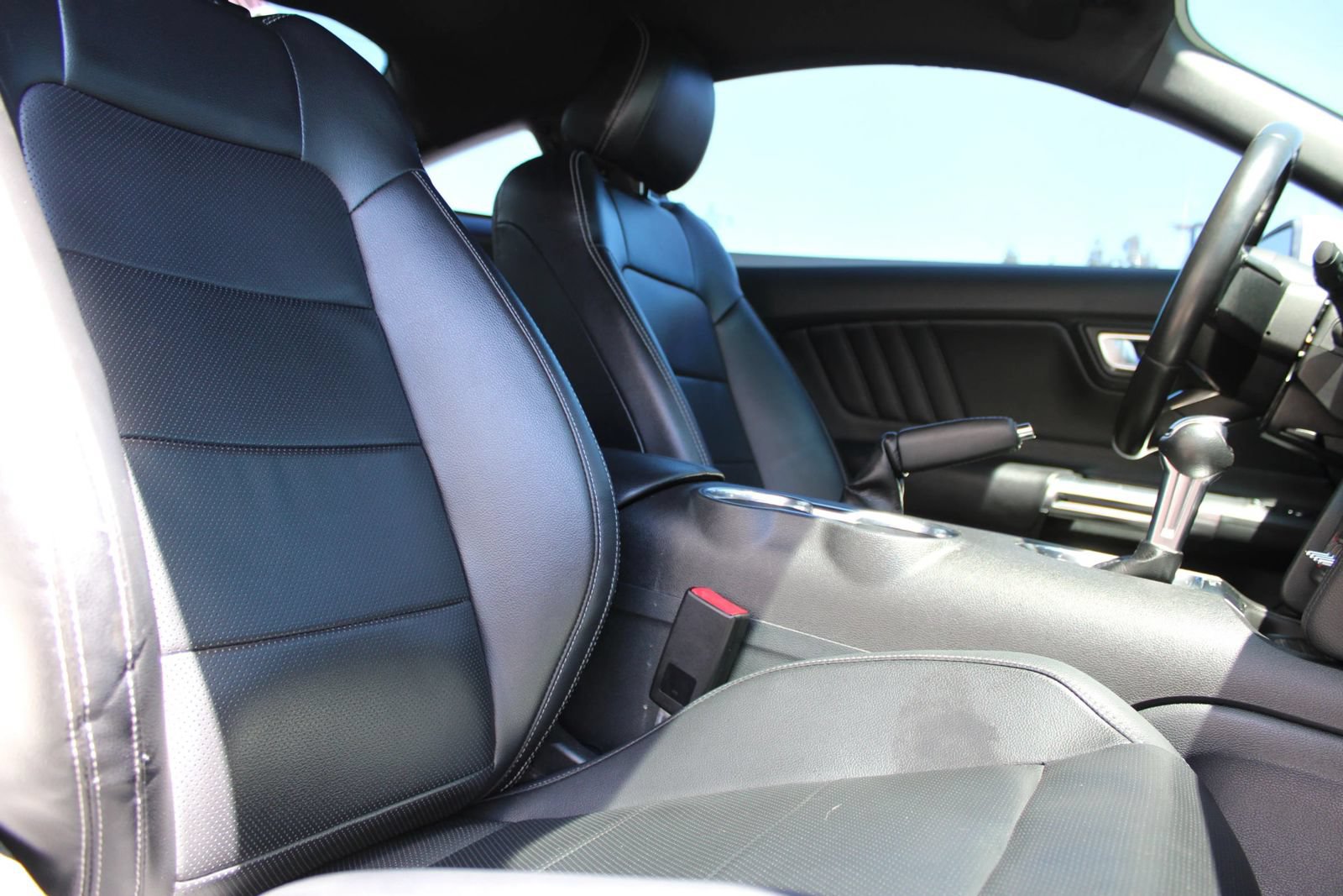 Used 2022 Ford Mustang Premium RWD image 15