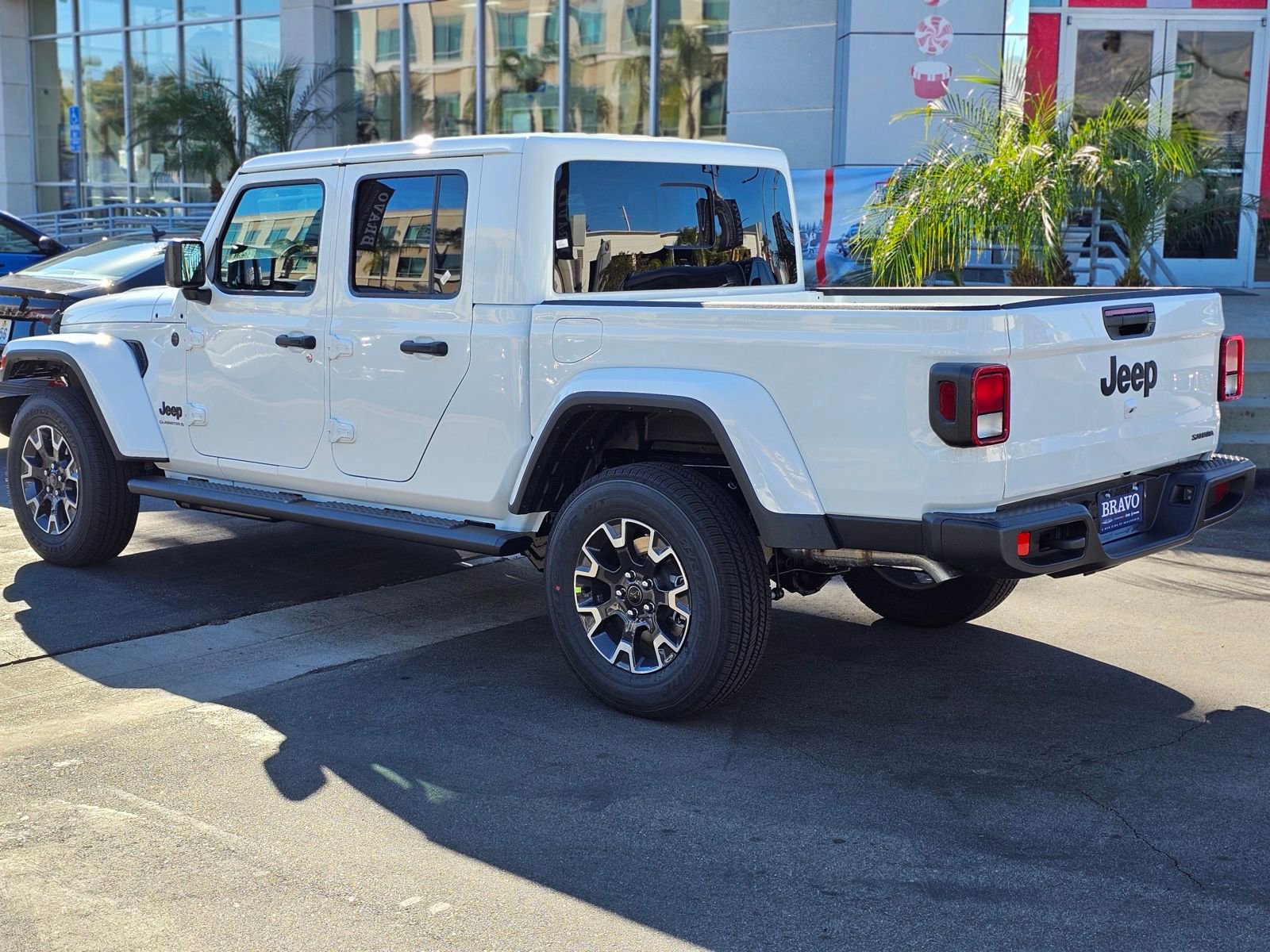 New 2026 Jeep Gladiator Sahara image 5