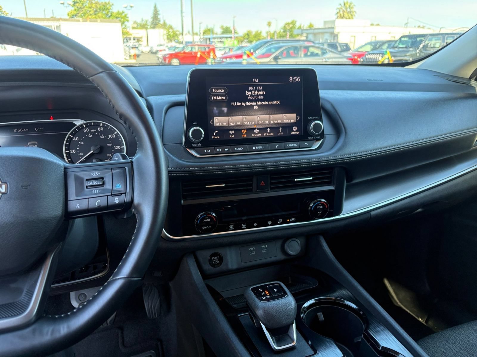Used 2025 Nissan Rogue SV FWD image 17