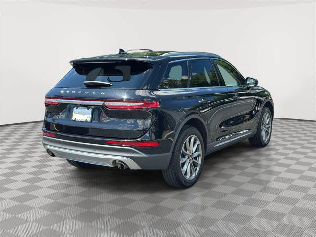 Used 2022 Lincoln Corsair AWD w/ Premium Package image 3