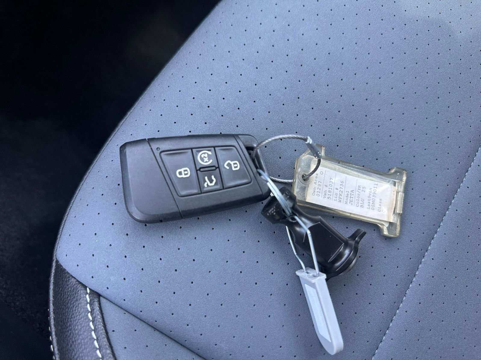 Used 2025 Volkswagen Jetta SE image 24