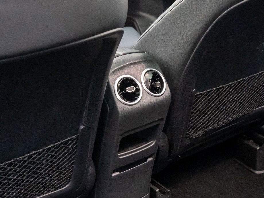 Used 2023 Mercedes-Benz GLB 250 4MATIC image 18